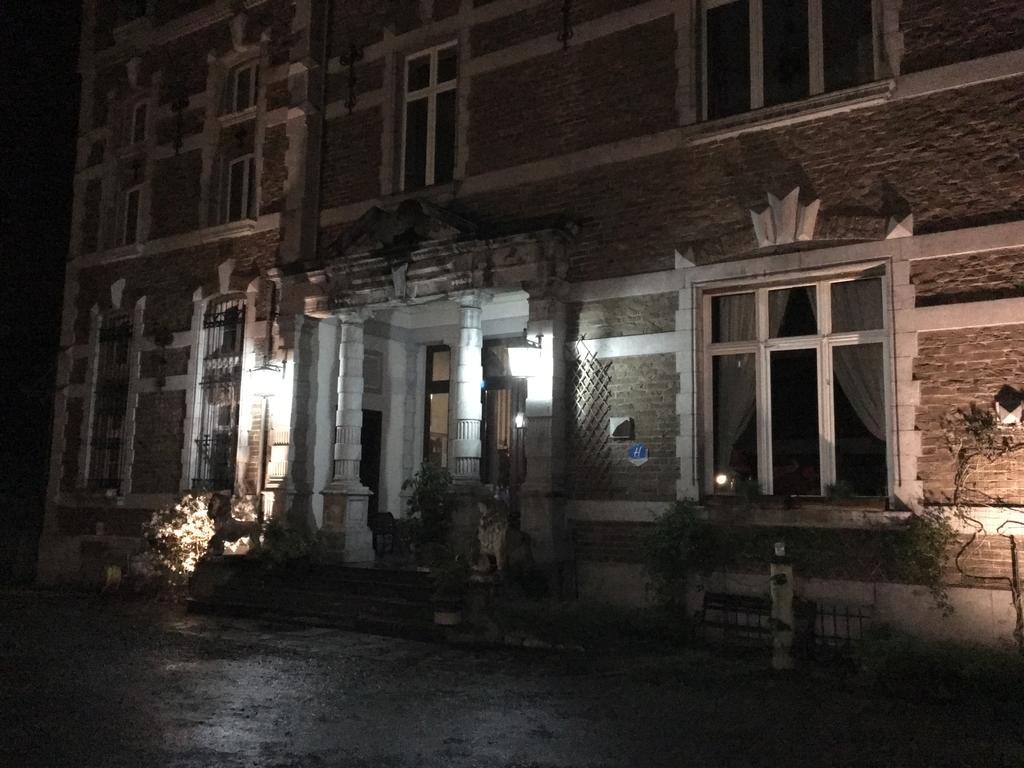 Отель Chateau Bleu Trooz Экстерьер фото